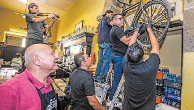 Exposiciones: El Cabañas le pedalea la bici a Cantina La Fuente