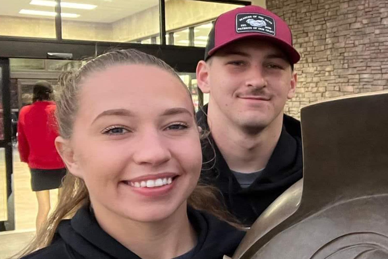 Firefighter Interrupted Ex's Date at Olive Garden with New Woman, Then Keyed Car Before They Vanished