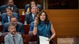 Ayuso utiliza la Asamblea de Madrid para investigar a la mujer de Sánchez después de bloquear 8.500 iniciativas de la oposición