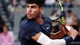 Carlos Alcaraz no jugó bien y cometió muchísimos errores, pero pasó de ronda en Roland Garros