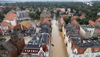 David Lammy sounds alarm on global warming 'accelerating towards us' as thousands flee central Europe floods