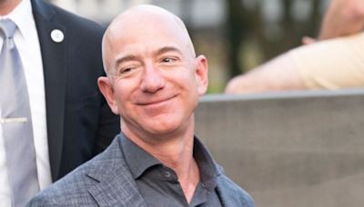 Charlie Munger Called Jeff Bezos An 'Amazing Human Leader,' But Missed Out On Amazon Stock Because It Was...