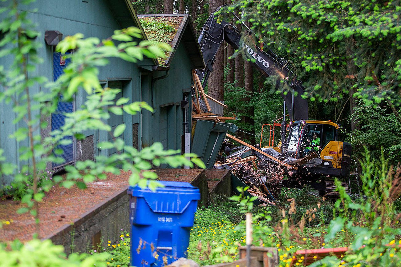 Eyesore no more: After decades, Mountlake Terrace bunkers bite the dust | HeraldNet.com