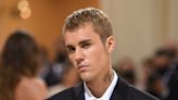 Justin Bieber generó preocupación entre sus fans por compartir fotos llorando - La Opinión