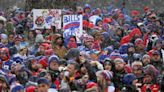 NFL wild-card: Fan in Buffalo throws snowball at Steelers WR George Pickens in end zone