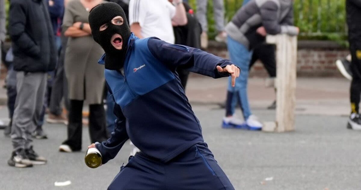Protesters hurl 'missiles' at police at Dublin site set to house asylum seekers