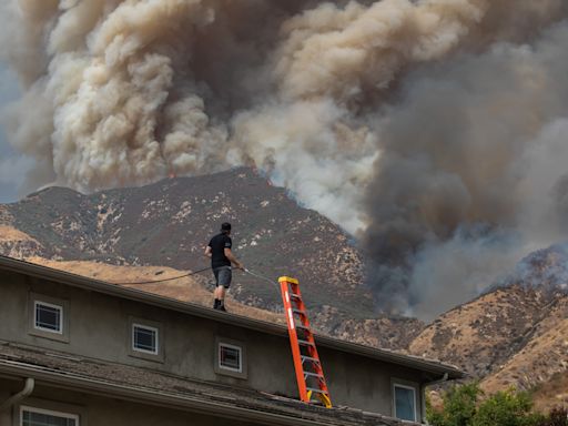 Line fire flareup forces residents to flee; more than 40,000 acres burned in San Bernardino County