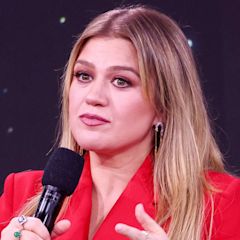 Kelly Clarkson gets emotional discussing Arizona's abortion ban and her own pregnancy challenges