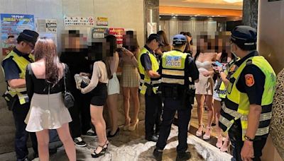 竹聯幫酒店被砸！大安警掃黑臨檢 酒店「長腿OL」辣妹排排站