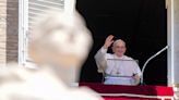 El papa dice que tradicionalistas "amordazan" las reformas