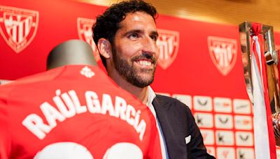 "Yo no era athleticzale, pero me voy siéndolo": un emocionado Raúl García dice adiós al Athletic y al fútbol