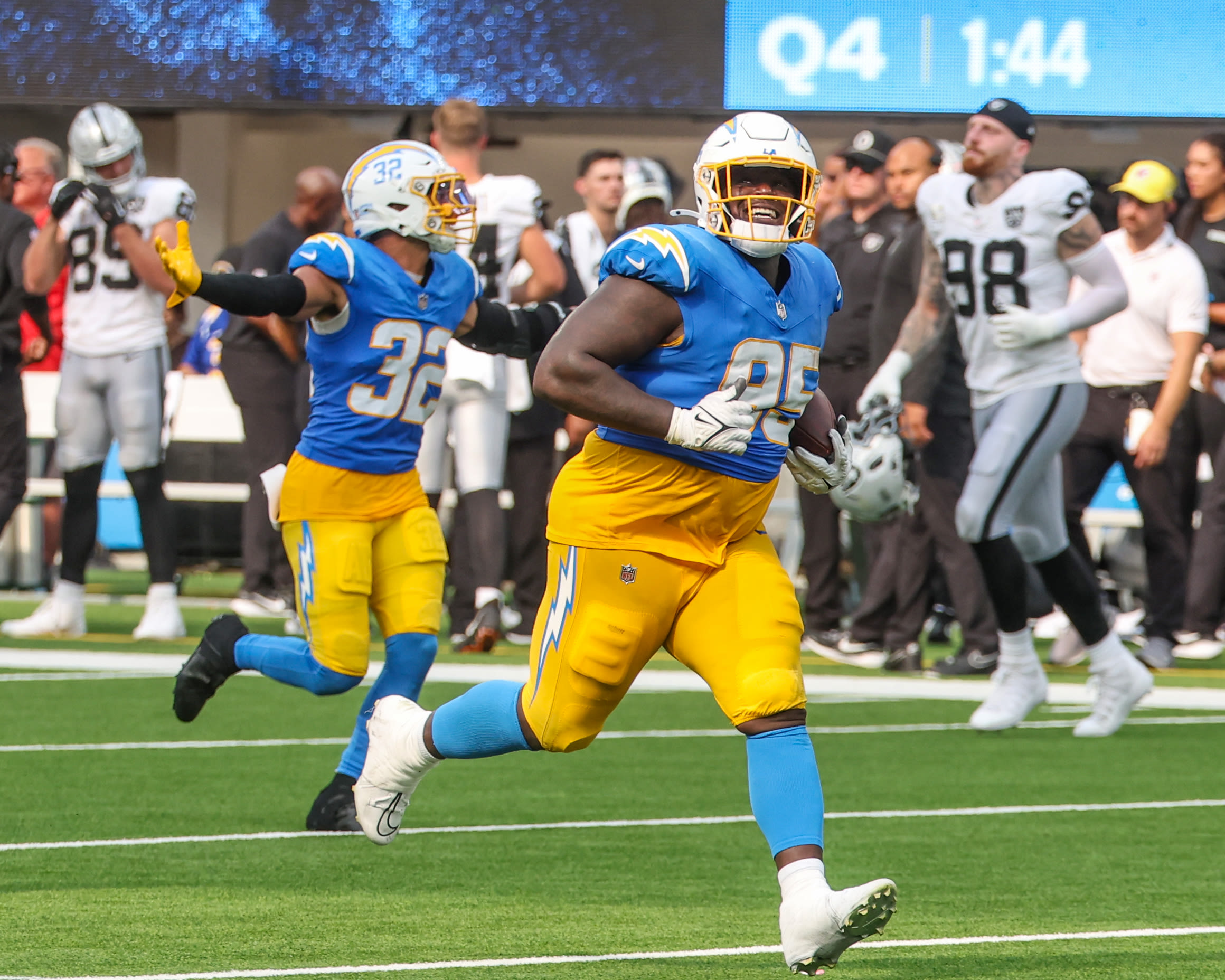 Interior linemen tackle Chargers' biggest question mark on NFL's No. 1 defense