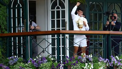 La fortuna que recibió Carlos Alcaraz como premio tras vencer a Djokovic en la final de Wimbledon y el impactante patrimonio que acumula desde su debut como profesional