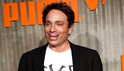 ‘Saturday Night Live’ alum Chris Kattan transforms Baltimore comedy club into ‘Night at the Roxbury’ - WTOP News