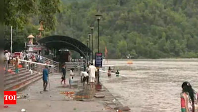 Ganga water level surges amid heavy rainfall in Uttarakhand, authorities on alert | India News - Times of India