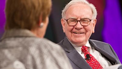 What's Driving Warren Buffett's Massive Investment In Sirius XM's $8B Market Cap