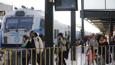 Prevén cortes de tránsito: el tren San Martín vuelve a llegar a Retiro tras el choque en Palermo que dejó 60 heridos