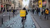 El dueño de Glovo dice que defenderá la condición de autónomos de sus ‘riders’ donde haga falta, pero espera multas de hasta 430 millones en España por ello