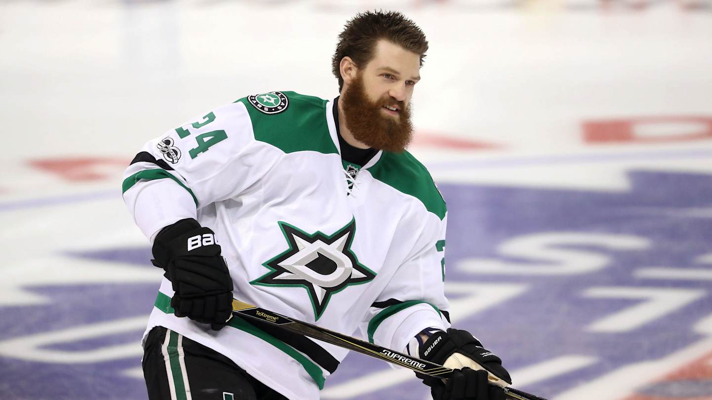 Former Stars Defenseman Retires After 12 Seasons