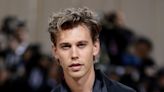 Austin Butler Said He Didn’t See His Family For Three Years While Preparing For “Elvis” Months After Recalling How Baz...