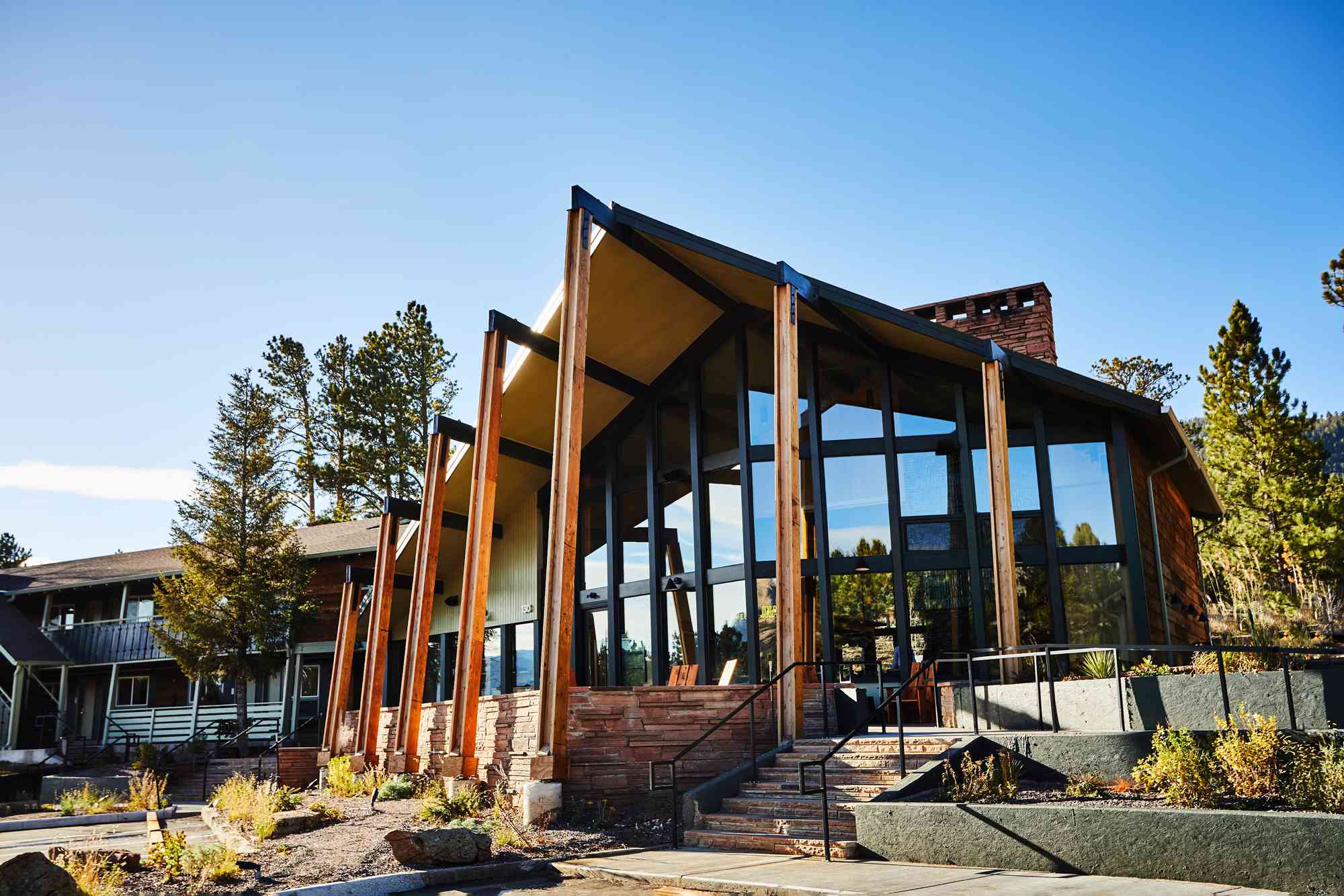 This Family-friendly Refurbished 1950s Motor Lodge Is at the Gateway to Rocky Mountain National Park