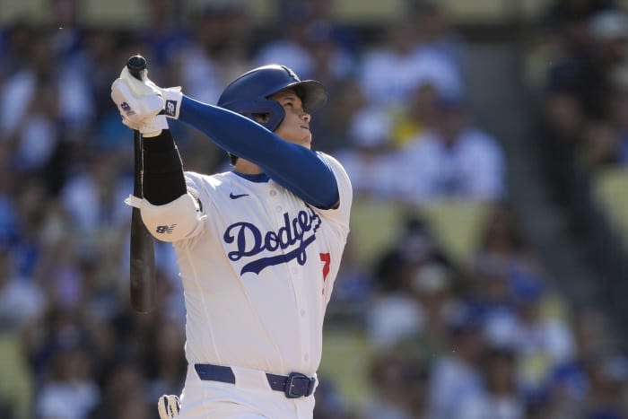 Ohtani hits 473-foot homer that clears bleachers at Dodger Stadium