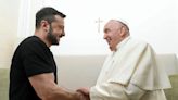 El papa y Zelenski hablan de "paz justa" y ayuda humanitaria en la cumbre del G7 italiano