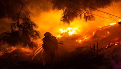 California Wildfires Again: Thousands evacuated as heatwaves trigger 'Thompson Fire'