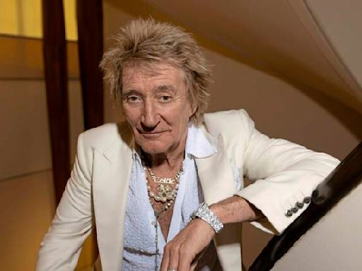 Rock legend Rod Stewart extends his Las Vegas Strip run