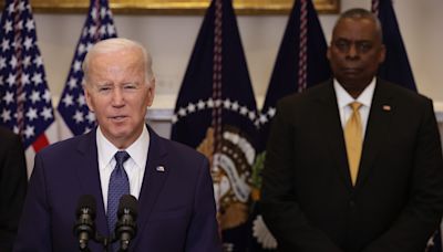 Biden struggles to remember defense secretary's name, refers to him as 'Black man' instead
