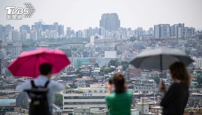 隔條街一邊暴雨一邊大太陽！鏡頭拍到南韓原州怪天氣