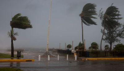 Beryl es cada vez más fuerte y podría tocar tierra en EE.UU. como huracán categoría 2, advierte el NHC