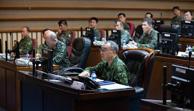 首次8天7夜漢光兵推落幕 邱國正主持慰勉參演官兵