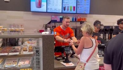 Orioles' Ryan O'Hearn serves up coffee, donuts in surprise appearance at Baltimore Dunkin'