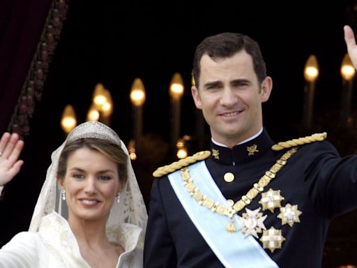 El precio de las joyas que la reina Letizia utilizó el día de su boda