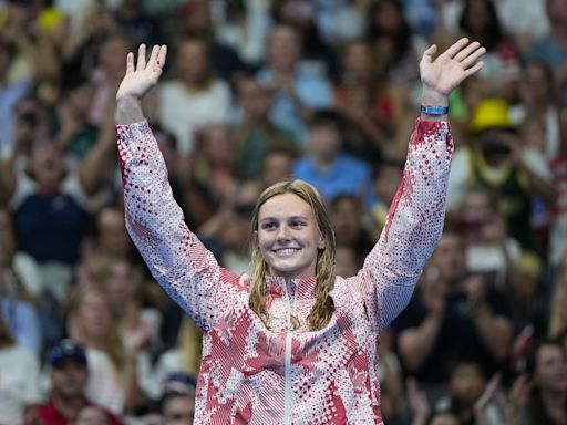 Unflappable Canadian teen Summer McIntosh has 2 Olympic swimming medals and chances for more