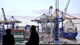 Los estibadores del puerto de Valencia sellan el convenio colectivo, pendiente desde 1995