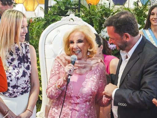 Mirtha Legrand dijo que está "hecha de amor" y defendió a los jubilados en la Fiesta de la Flor