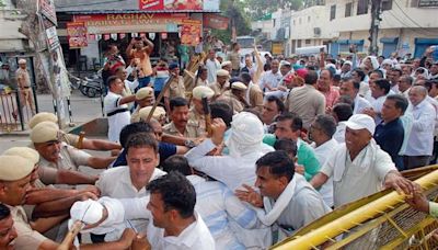 Karnal: Transfers in limbo, teachers breach barricades, protest outside Haryana CM's office