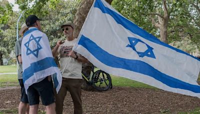 Peter Dutton says anti-Israel campus protests should end as a pro-Israel rally held at Melbourne Uni