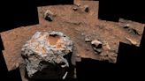 Curiosity Rover Finds Foot-Long Meteorite on Martian Surface
