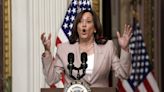 Kamala Harris toma juramento a miembros de la comisión de equidad educativa para hispanos