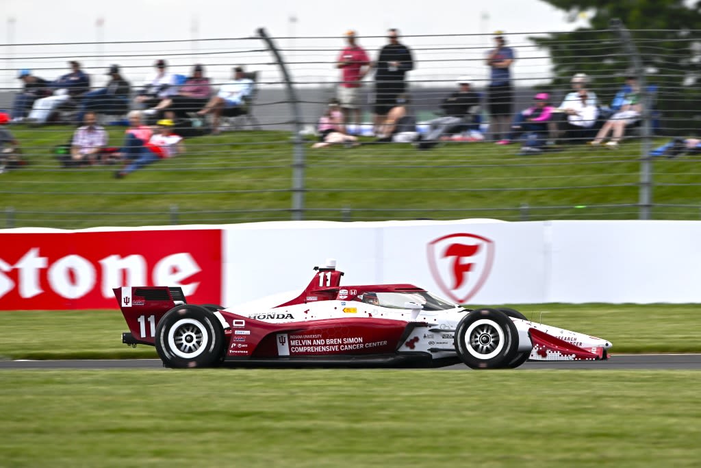 Armstrong tops Indy GP warm-up