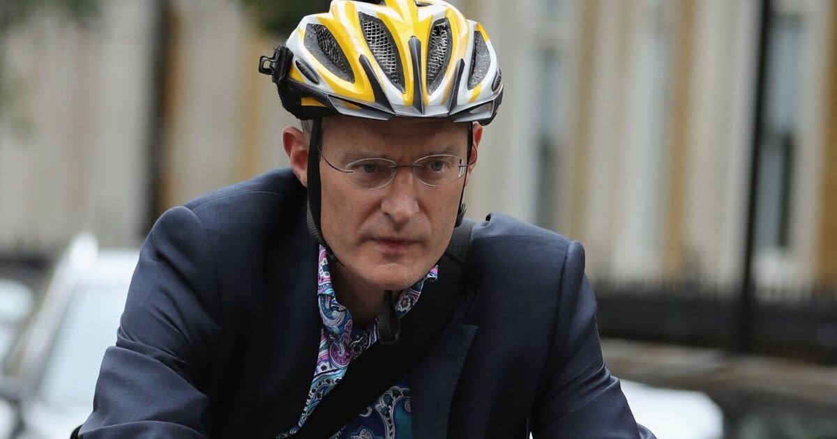 Jeremy Vine's cycling video sparks outrage after 'close call' with taxi driver