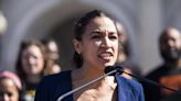 La demócrata Alexandria Ocasio-Cortez renueva su escaño en Nueva York