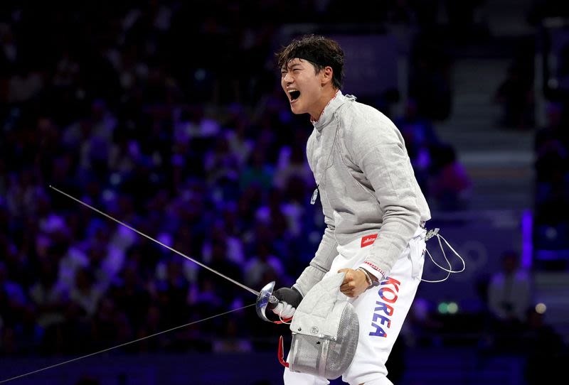 Olympics-Fencing-South Korea’s Oh wins gold in individual men’s sabre