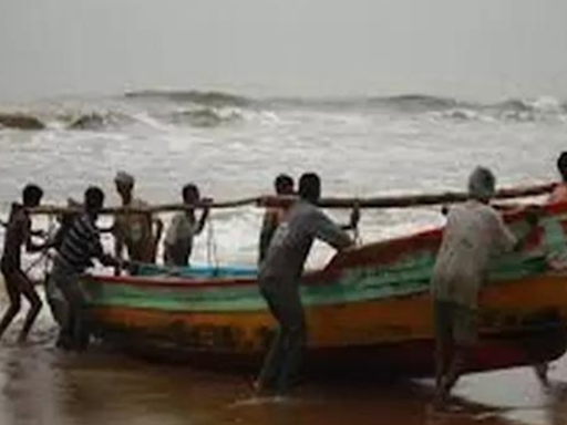 Coastal parts of Kerala, Tamil Nadu warned of sea swells | India News - Times of India