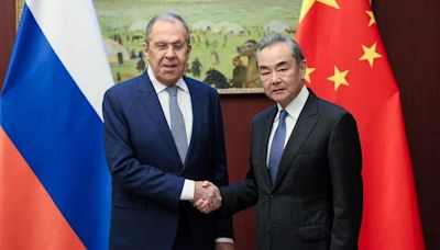 烏克蘭外長訪華四天「過京不入」：從外交細節剖析中國對俄烏問題的態度