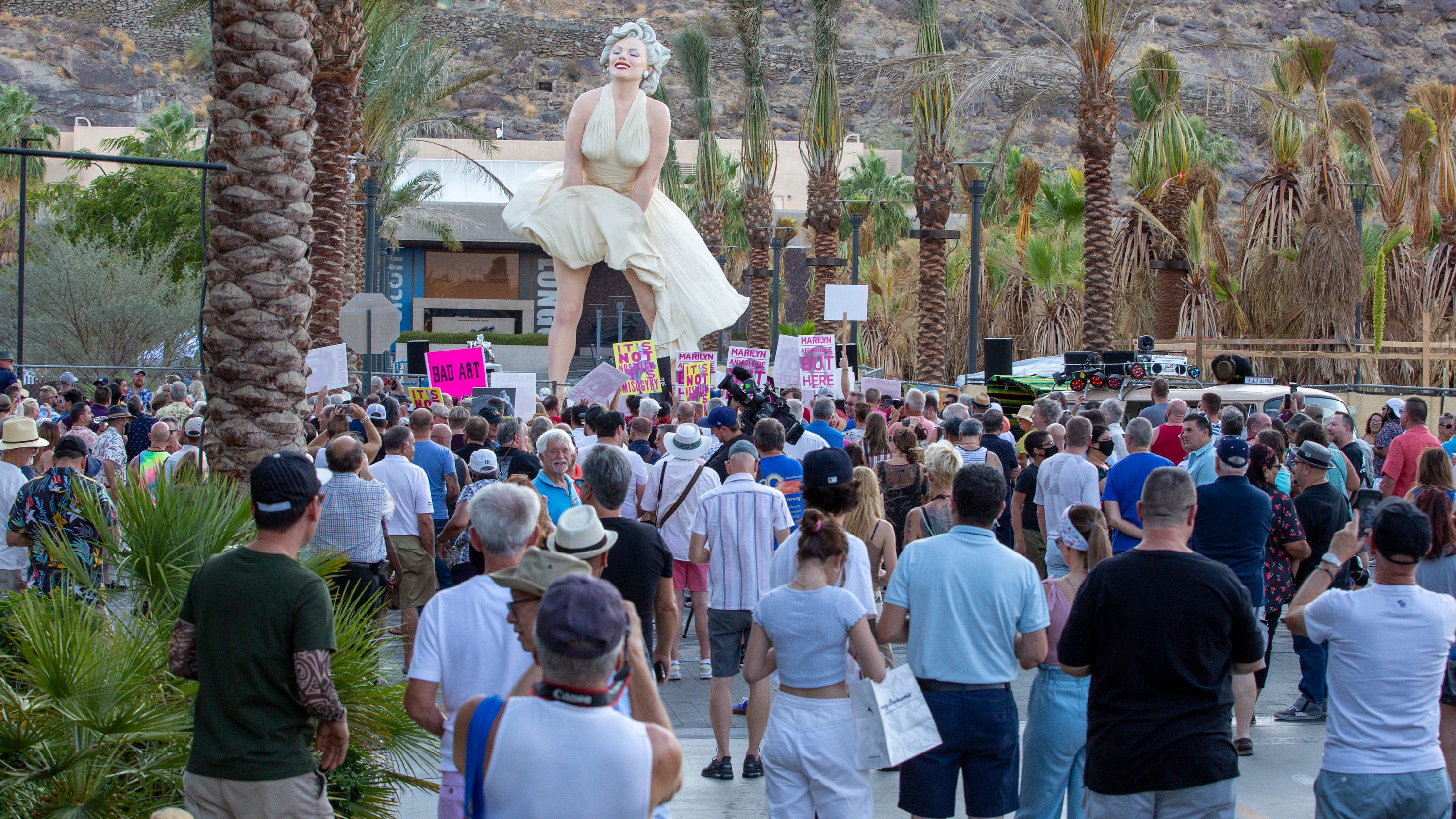 Palm Springs will move ‘Forever Marilyn’ statue to city park to settle lawsuit