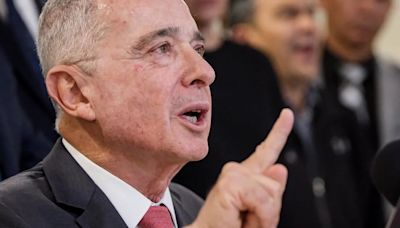 Álvaro Uribe pidió cambiar el fiscal que lo llamó a juicio por presunto fraude procesal y soborno a testigos